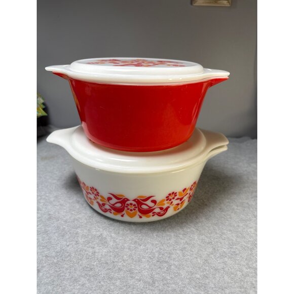 Vintage 1970s Pyrex Friendship Pattern Casserole Dishes with Lids Red & White 1. - Picture 15 of 16